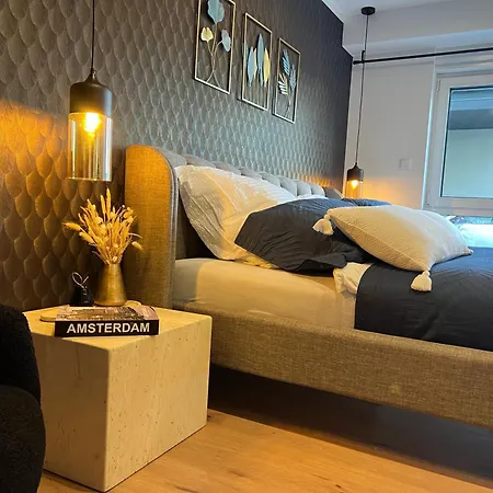 Unter Der Baumkrone *